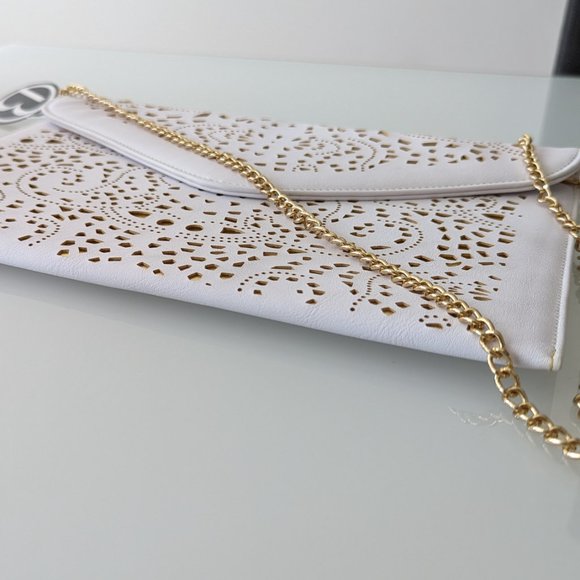 NWT White and Gold Pochette - Picture 3 of 8